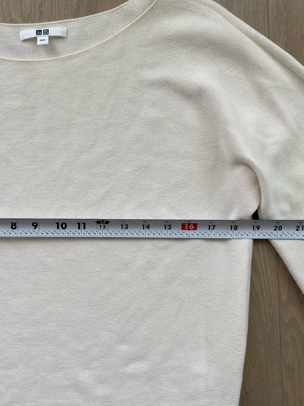 Uniqlo 3D Knit Boatneck Top in Off White - Picture 7 of 12
